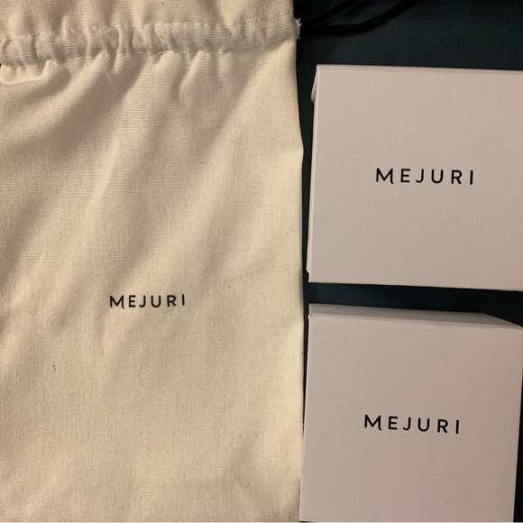 Mejuri boxes and dustbag - Picture 1 of 1